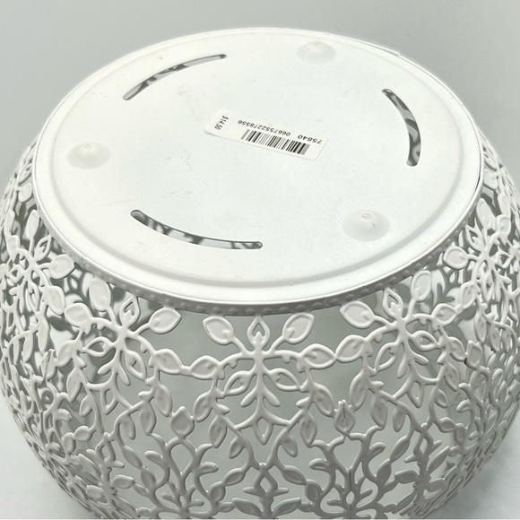 Bath & Body Works ~ White Lace Cutout Round Large Candle Holder Sleeve - Picture 3 of 5